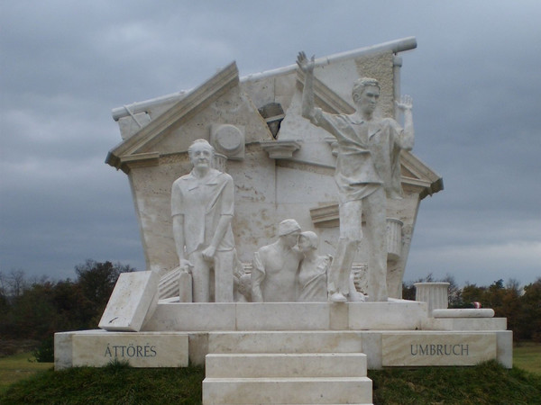 Памятник «Европейскому пикнику», прошедшему в 1989 году