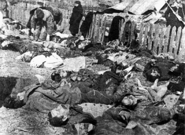 Жертвы резни, совершенной УПА в селе Липники, Польша, 1943 г.