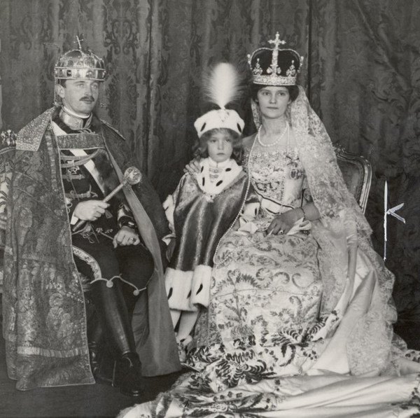 Отто фон Габсбург с родителями — Карлом I и Цитой Бурбон-Пармской