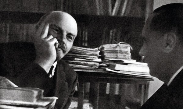 В. И. Ленин беседует с Гербертом Уэллсом. Москва, 6 октября 1920
