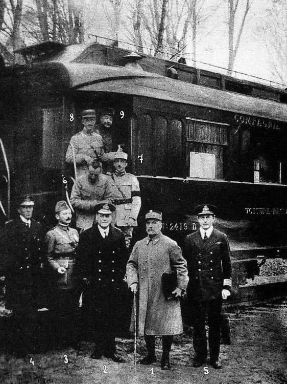 Подписание капитуляции Германии в Компьенском вагоне. 11 ноября 1918 г